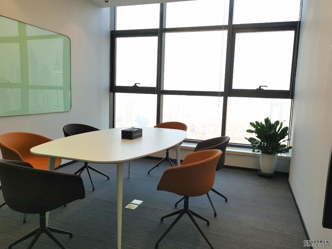 西安国寿金融中心 写字楼出租 可注册公司可备案 精装带家私拎包办公